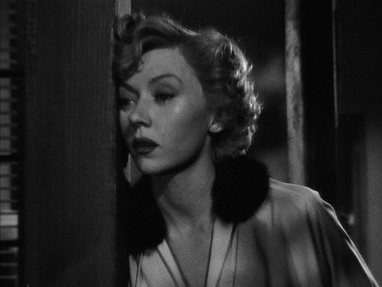 Gloria Grahame as Laurel Gray