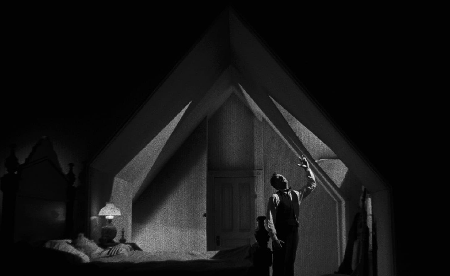 Robert Mitchum Using a Silent Film Era Acting Style